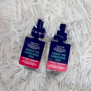 New!Bath and Body Works UNDER THE CHRISTMAS TREE wallflower refills. Set of 2!
